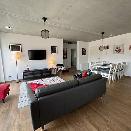 Akazie 1 Am Scharmuetzelsee *